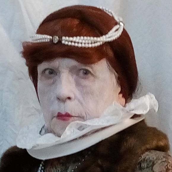 Meet your Posher, Amanda - Picture 1 of 1